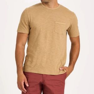 Vuori The Rise Tee Short Sleeve TShirt Crewneck Pocket Wheat Tan Large